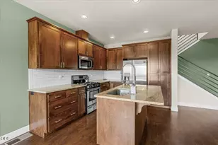 965 Camelot Dr, Ashland, OR 97520 - Photo 8