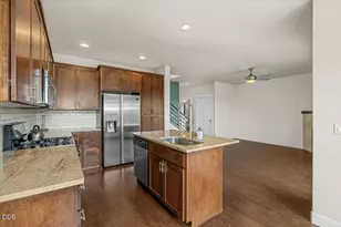 965 Camelot Dr, Ashland, OR 97520 - Photo 10