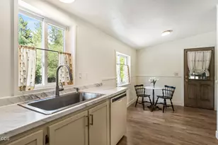 17265 Canvas Back Dr, Bend, OR 97707 - Photo 10