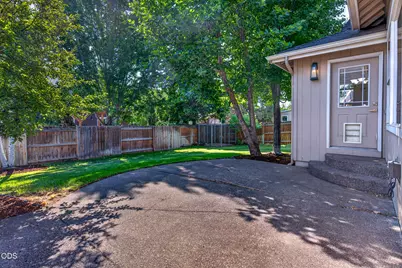 3190 NE Delmas Street, Bend, OR 97701 - Photo 44