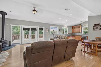 1943 Wards Creek Road, Rogue River, OR 97537 - Photo 6
