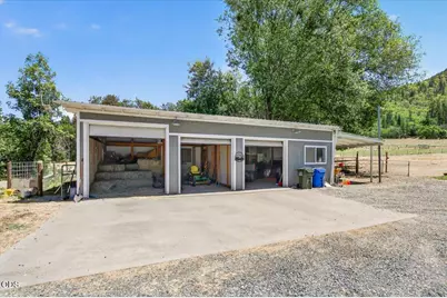 1943 Wards Creek Road, Rogue River, OR 97537 - Photo 32