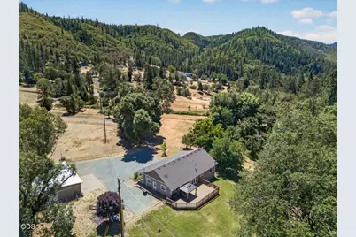 1943 Wards Creek Road, Rogue River, OR 97537 - Photo 4