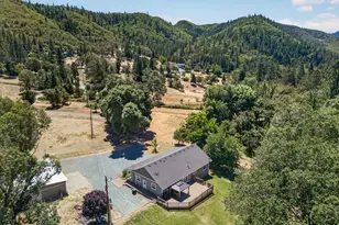 1943 Wards Creek Rd, Rogue River, OR 97537 - Photo 4