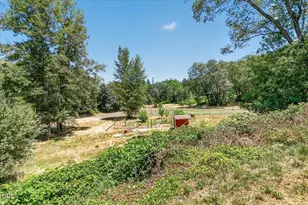 1943 Wards Creek Rd, Rogue River, OR 97537 - Photo 28