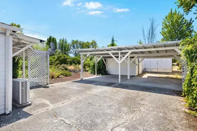1650 Grand Avenue, Medford, OR 97504 - Photo 16