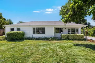 1650 Grand Ave, Medford, OR 97504 - Photo 2