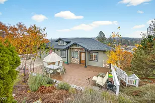 1550 Panoramic Loop, Grants Pass, OR 97527 - Photo 2