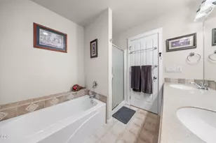 2142 NW Nickernut Ave, Redmond, OR 97756 - Photo 24