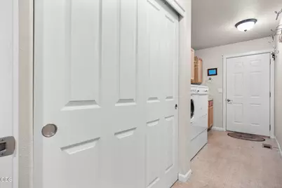 2142 NW Nickernut Avenue, Redmond, OR 97756 - Photo 26