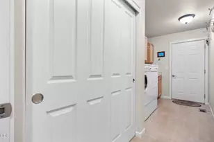 2142 NW Nickernut Ave, Redmond, OR 97756 - Photo 26