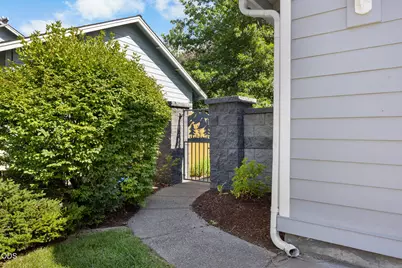 2142 NW Nickernut Avenue, Redmond, OR 97756 - Photo 40