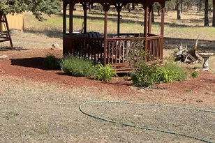6233 Happy Hollow Ln, Bonanza, OR 97623 - Photo 4