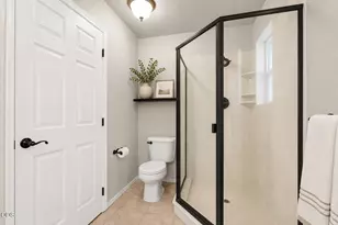 4935 Cherry Ln, Medford, OR 97504 - Photo 26