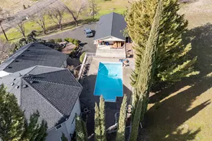 4935 Cherry Ln, Medford, OR 97504 - Photo 12