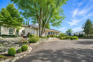 4935 Cherry Ln, Medford, OR 97504 - Photo 42