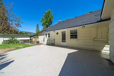 736 NW 3rd Street, Grants Pass, OR 97526 - Photo 30