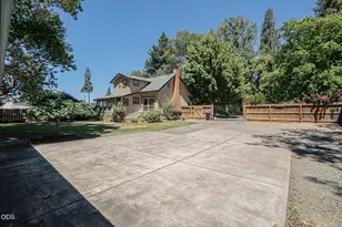 289 E Park St, Grants Pass, OR 97527 - Photo 32