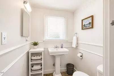 289 E Park Street, Grants Pass, OR 97527 - Photo 10