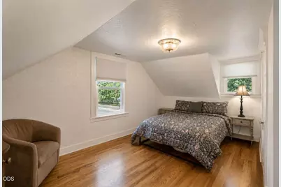 289 E Park Street, Grants Pass, OR 97527 - Photo 14