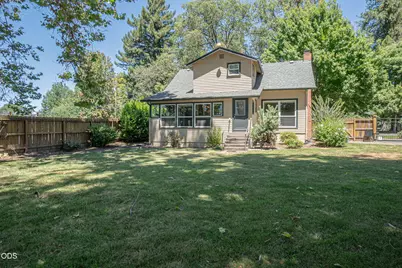 289 E Park Street, Grants Pass, OR 97527 - Photo 36