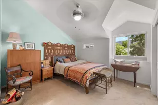 39 N Mountain Ave, Ashland, OR 97520 - Photo 18