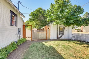 700 N 5th, Jacksonville, OR 97530 - Photo 10