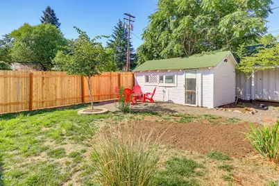 700 N 5th, Jacksonville, OR 97530 - Photo 36