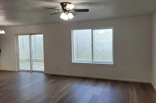 2470 Herrington Way, Medford, OR 97504 - Photo 8