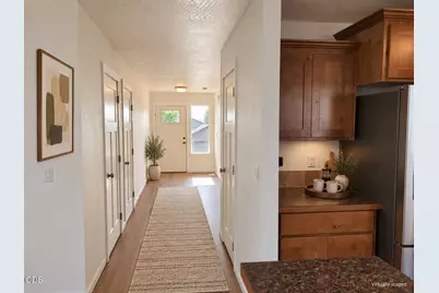 2470 Herrington Way, Medford, OR 97504 - Photo 4