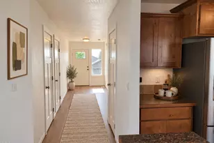 2470 Herrington Way, Medford, OR 97504 - Photo 4