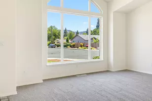 538 SW Leonard St, Grants Pass, OR 97526 - Photo 6