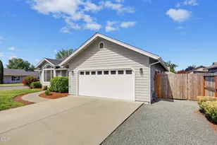 538 SW Leonard St, Grants Pass, OR 97526 - Photo 2