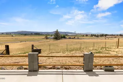 11453 Hill Road, Klamath Falls, OR 97603 - Photo 52