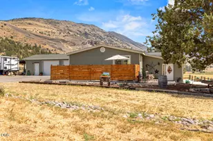 11453 Hill Rd, Klamath Falls, OR 97603 - Photo 46