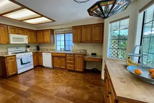 2446 Heritage Way, Medford, OR 97504 - Photo 20