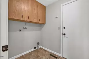 2446 Heritage Way, Medford, OR 97504 - Photo 30