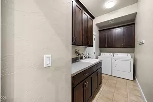 3193 N W Colonial Dr, Bend, OR 97703 - Photo 16