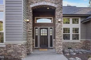 3193 N W Colonial Dr, Bend, OR 97703 - Photo 2