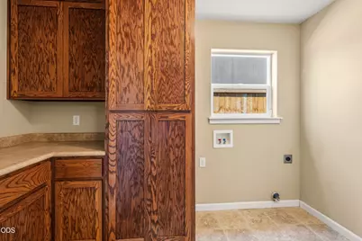 657 Spring Valley Drive, Medford, OR 97501 - Photo 18