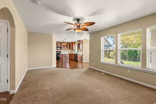 657 Spring Valley Dr, Medford, OR 97501 - Photo 16