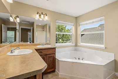 657 Spring Valley Drive, Medford, OR 97501 - Photo 24
