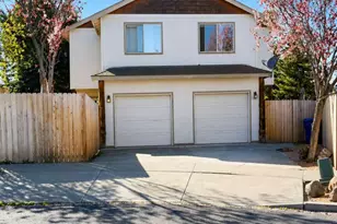 61379 Sally Ln, Bend, OR 97702 - Photo 2