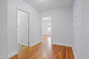 407 W Jackson St, Medford, OR 97501 - Photo 10