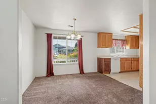 11 Devonwood Ct, Eagle Point, OR 97524 - Photo 12