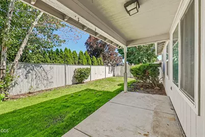 11 Devonwood Court, Eagle Point, OR 97524 - Photo 6