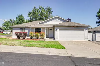 11 Devonwood Court, Eagle Point, OR 97524 - Photo 1