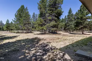 17812 Old Wood Rd, Bend, OR 97707 - Photo 6