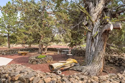 64699 McGrath Road, Bend, OR 97701 - Photo 36