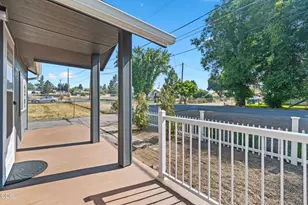 3634 Flint St, Klamath Falls, OR 97601 - Photo 4